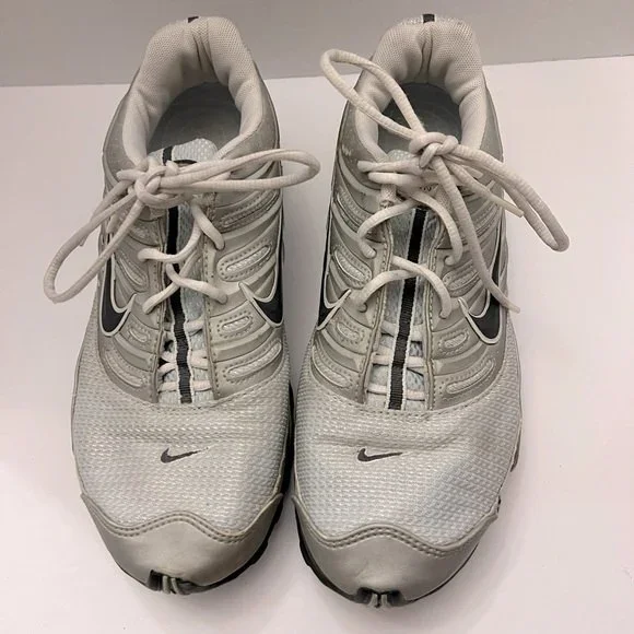 Nike Running Shoes - Picture 1 of 10
